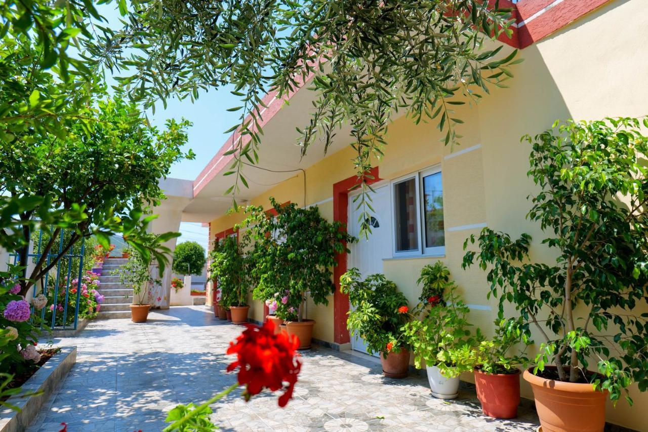 Ilias House Hotel Ksamil Exterior photo