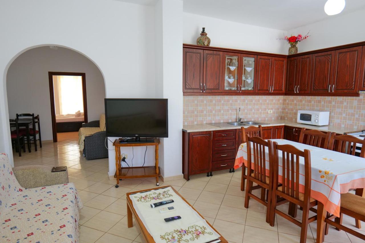 Ilias House Hotel Ksamil Exterior photo